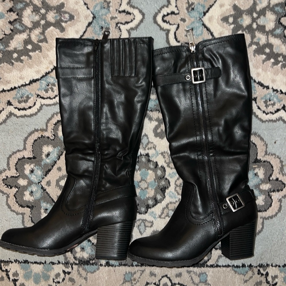 White Mountain Dover Style Boots